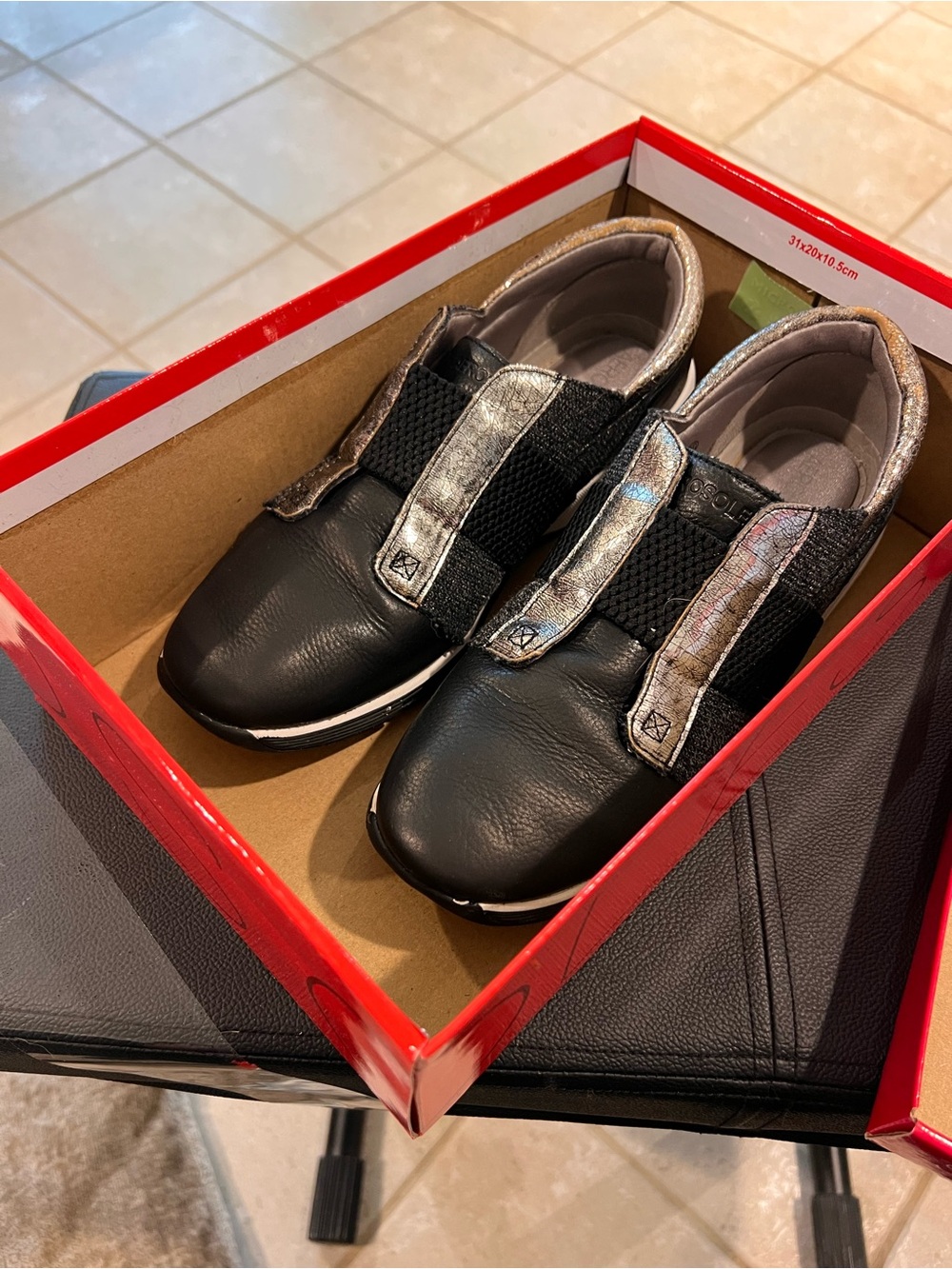 Aerosoles Fresh Air slip-on sneakers. Womens 8